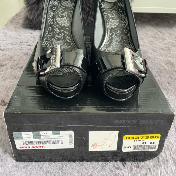 Miss Sixty Black leather and patent pump US 7/EU38 - Picture 6 of 7